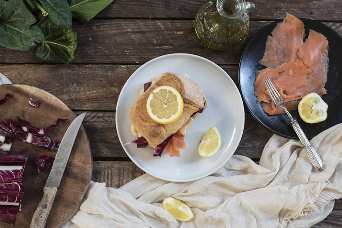Le migliori ricette con radicchio leggere e salutari 12 panino salmone radicchio robiola