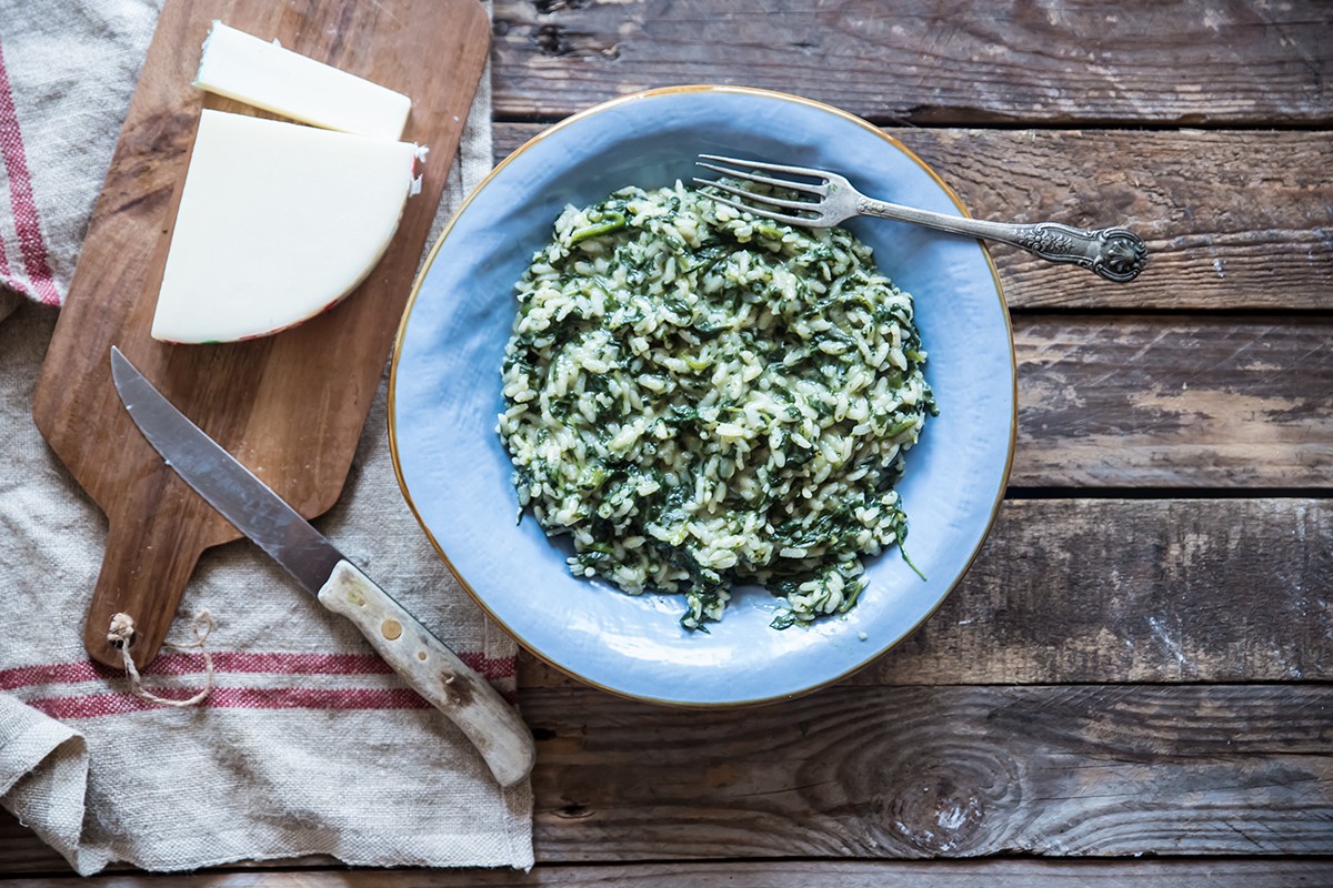 Ricette con spinaci: proposte veloci e sane per fare il pieno di vitamine 8 ricette con spinaci: risotto spinaci provola