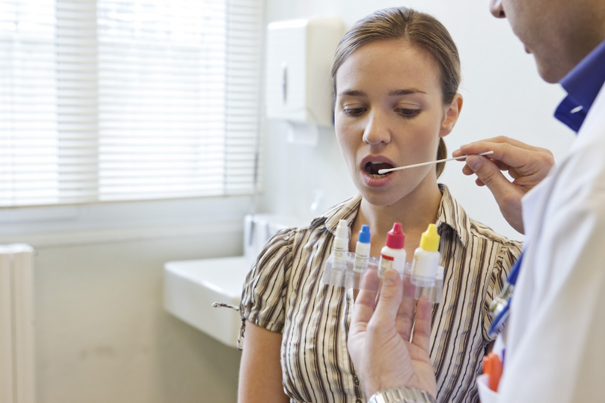 Infezioni da streptococco: cosa sono, quali sono, sintomi e come curarle 7 streptococco: tampone