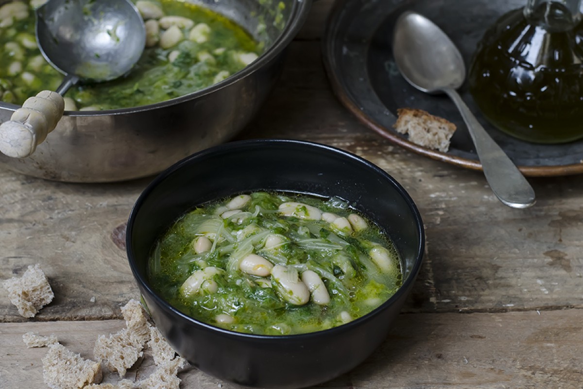Indivia e scarola: 11 ricette light e appetitose 8 zuppa scarola e fagioli