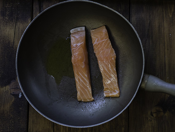 Patè di salmone: la ricetta sana da preparare in casa 2 rillette salmone trancio fresco