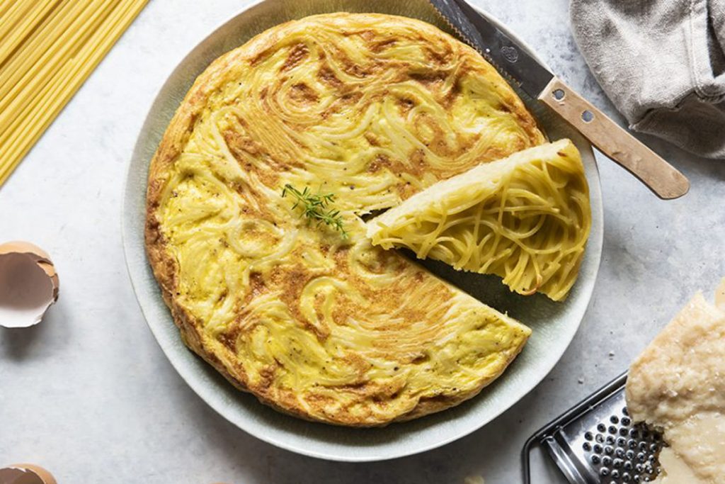 Avanzi di Natale: 3 idee per riciclare pane, pasta e riso 2 frittata di spaghetti