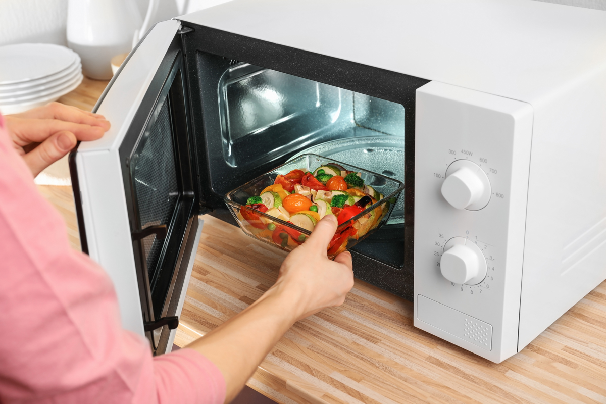 Metodi di cottura: cucinare in modo sano, light e senza grassi 4 metodi di cottura microonde