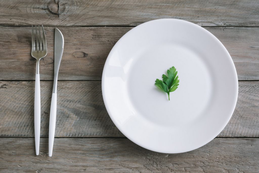 Più frutta e verdura, no alle diete di moda, attenzione alla sostenibilità: le nuove Linee Guida per una sana alimentazione 2 nuove linee guida sana alimentazione rischi diete integratori