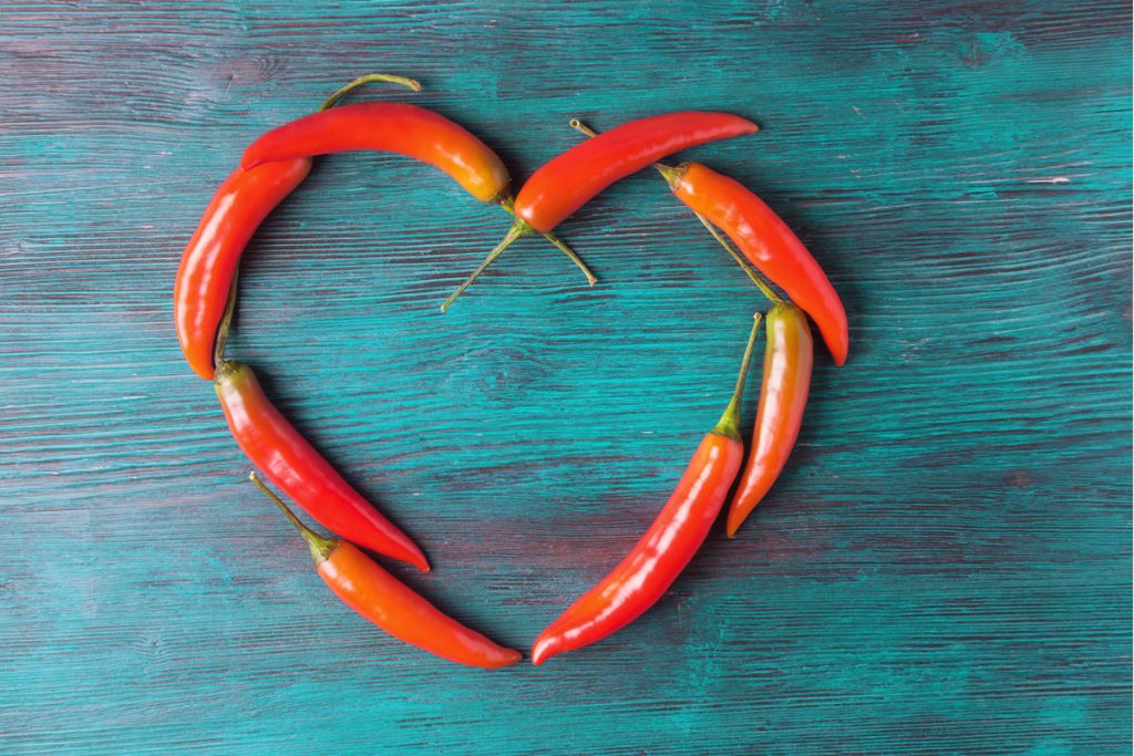 Peperoncino: mangiarlo almeno 4 volte alla settimana dimezza il rischio di morte per infarto e ictus 1 peperoncino riduce rischio morte ictus infarto