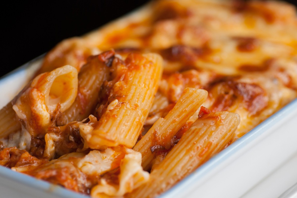 Primi piatti di Natale: 10 ricette leggere e appetitose 8 maccheroni al forno in salsa di olive