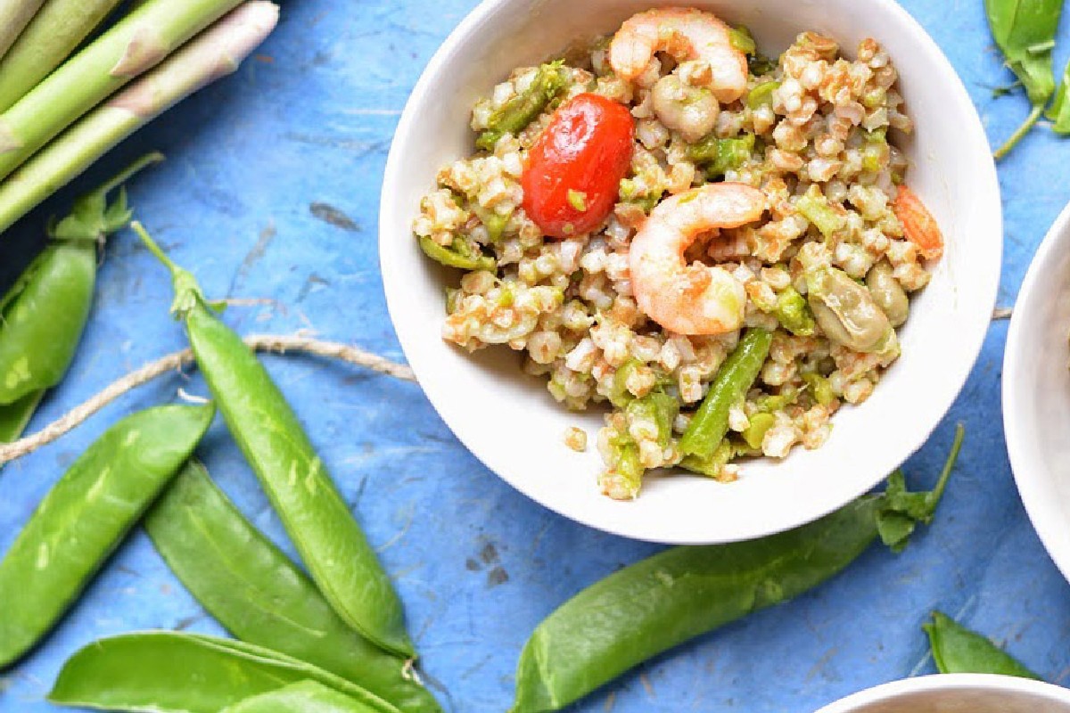 Ricette con lo zenzero: 15 idee per cucinarlo e gustarlo 13 insalata farro fave piselli asparagi code di gambero zenzero