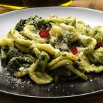 Orecchiette con cime di rapa: video ricetta del primo piatto pugliese 1 orecchiette cime di rapa ricetta