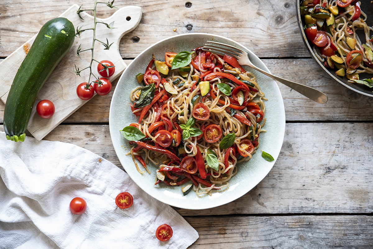 Konjac: che cos’è, benefici e come usarlo in cucina 5 shirataki di konjac con verdure