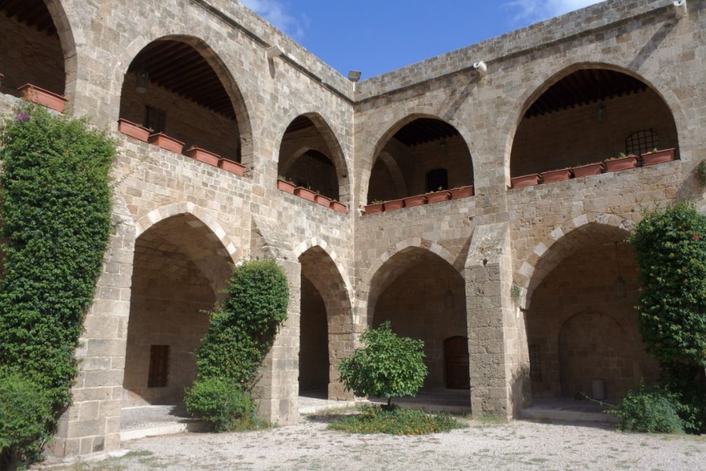 Libano: dalla valle della Bekaa a Tiro 16 sidone caravanserraglio istituto francese