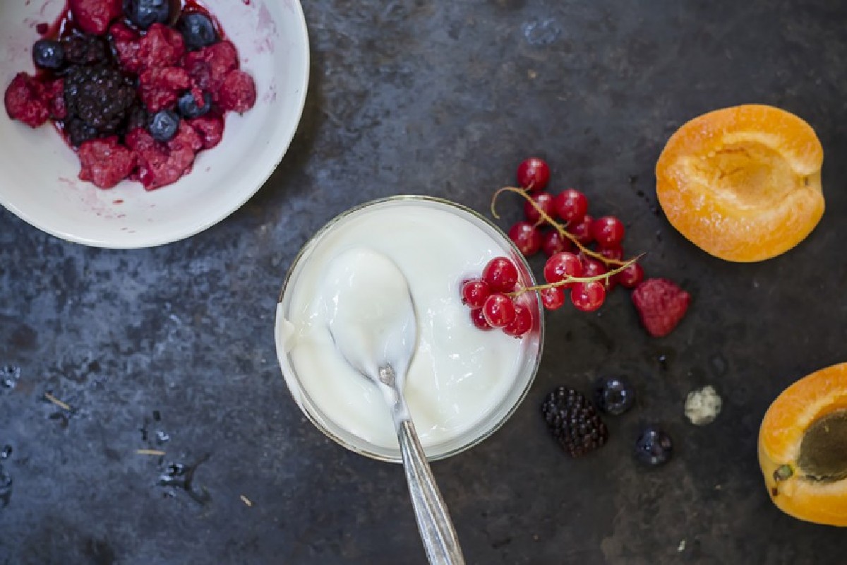 10 spuntini sani e light per evitare i cali di zucchero 10 yogurt di soia fatto in casa