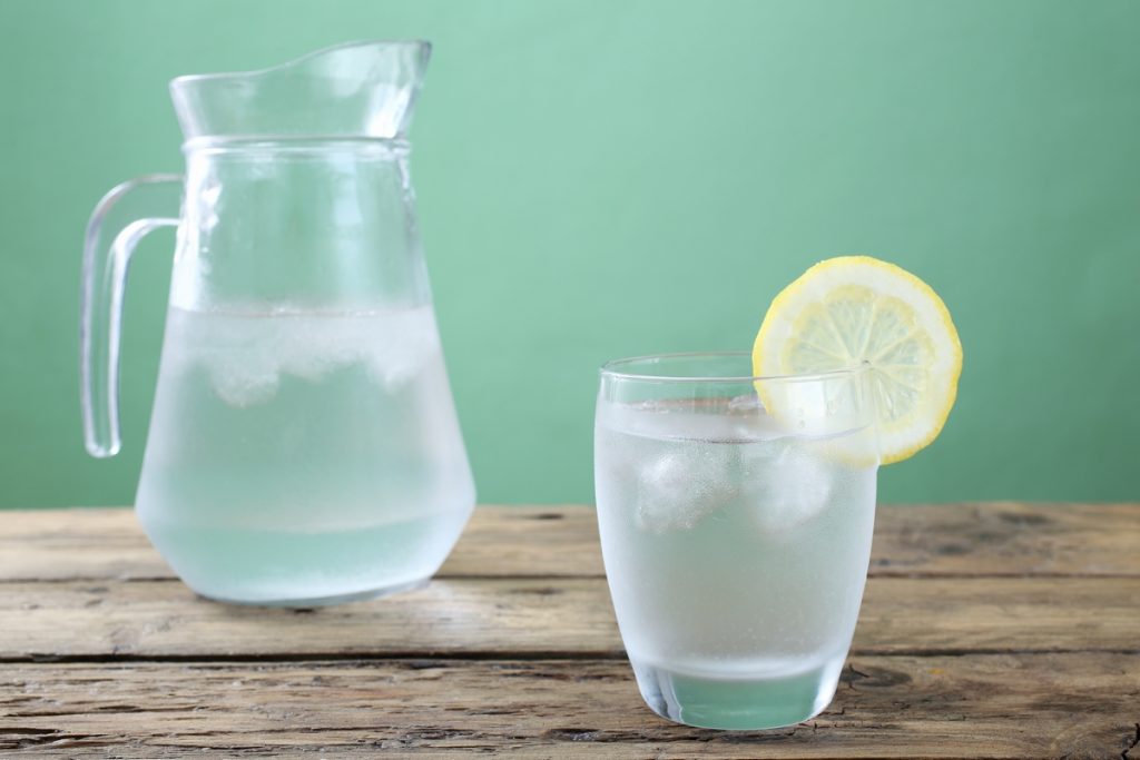 Notte insonne? Forse non bevi abbastanza acqua 1 Bere poca acqua può accorciare il sonno di due ore