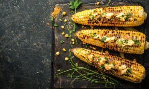 Come cucinare le pannocchie: tipi di cottura e varianti di un contorno salutare