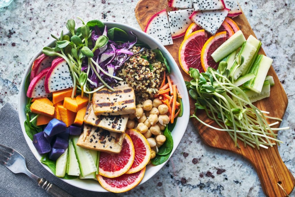 Arriva L.O.V.e, nuova dieta vegetariana ed equilibrata 1 E' fondamentale che una dieta vegetariana sia equilibrata tra macro e micro nutrienti