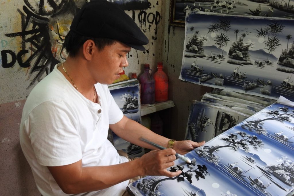 Viaggio in Vietnam: il Sud e il Centro tra templi, mare, frutta esotica e grattacieli 16 fiume dei profumi Thuy Bieu 2