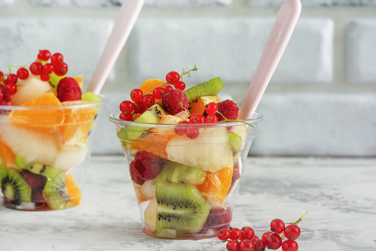 Frutta: è meglio mangiarla ai pasti o lontano dai pasti? 1 frutta durante pasti benefici