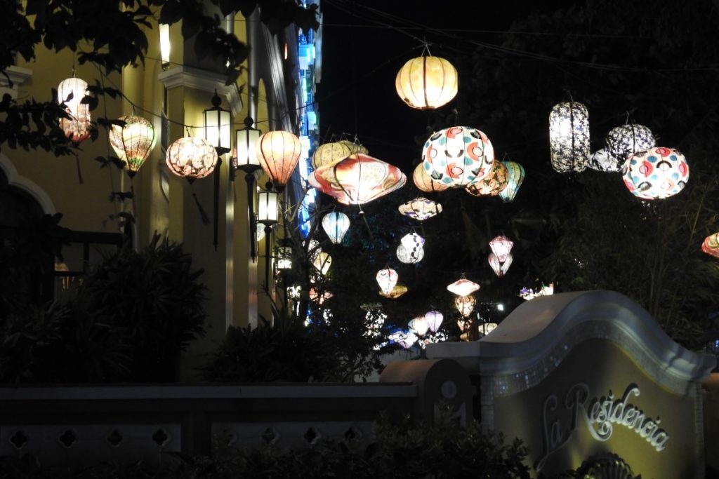 Viaggio in Vietnam: il Sud e il Centro tra templi, mare, frutta esotica e grattacieli 14 hoi an lanterne 1