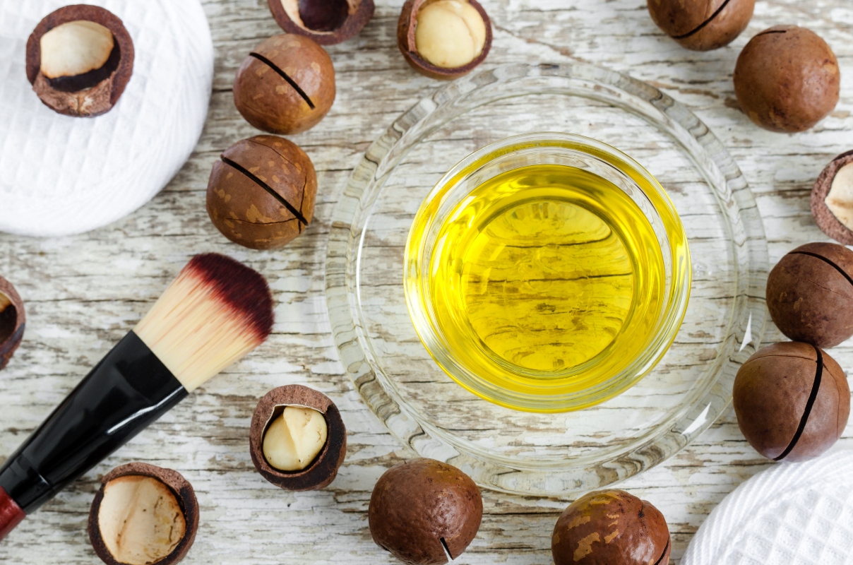 Noci di macadamia: cosa sono, benefici, valori nutrizionali, controindicazioni e usi in cucina 8 olio di macadamia: maschere di bellezza per pelle e capelli