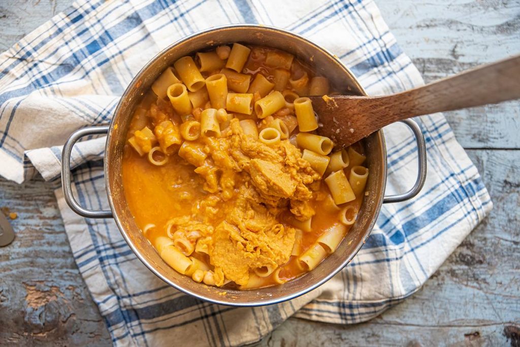 Pasta e ceci: una ricetta veloce, facile e nutriente 6 pasta ceci purea
