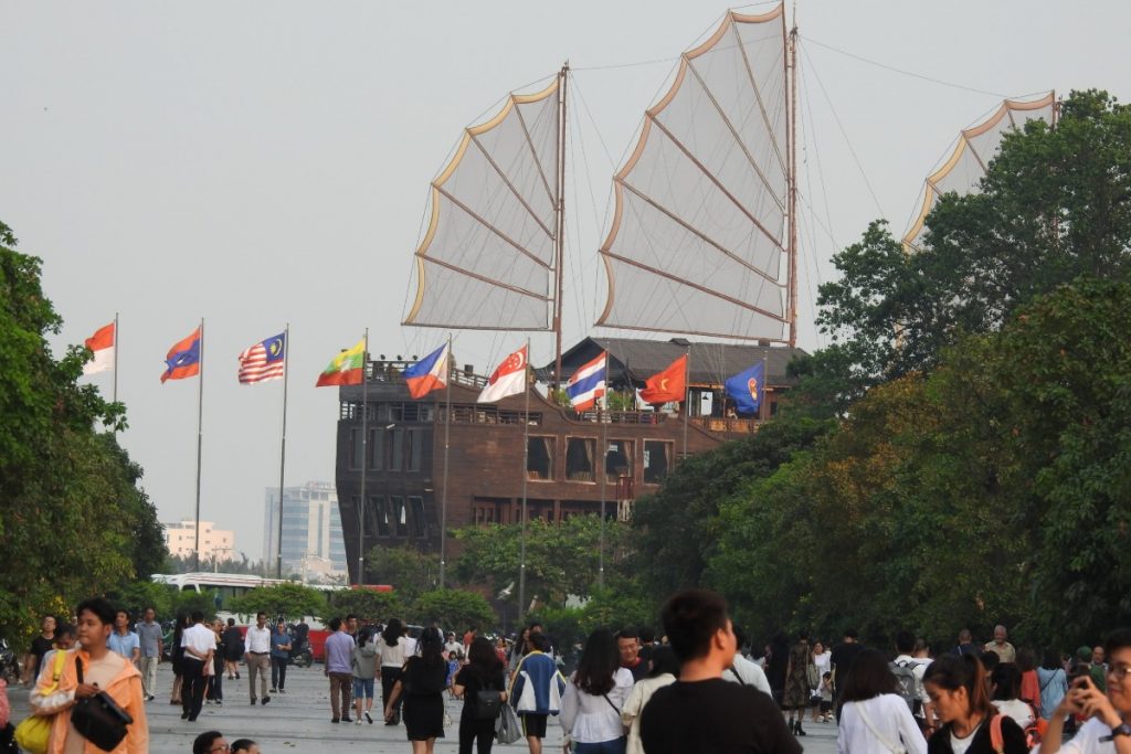 Viaggio in Vietnam: il Sud e il Centro tra templi, mare, frutta esotica e grattacieli 6 saigon zona pedonalizzata 2