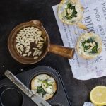 Sformatini di spinaci, feta e pinoli 1 sformatini feta e spinaci