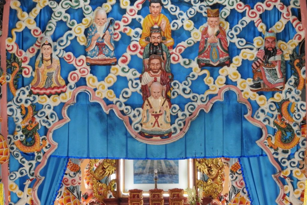 Viaggio in Vietnam: il Sud e il Centro tra templi, mare, frutta esotica e grattacieli 5 tempio caodaista 2