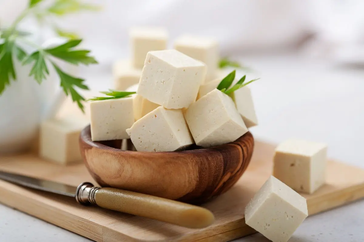 Tofu: cos'è, valori nutrizionali, calorie e ricette 8 varietà di tofu