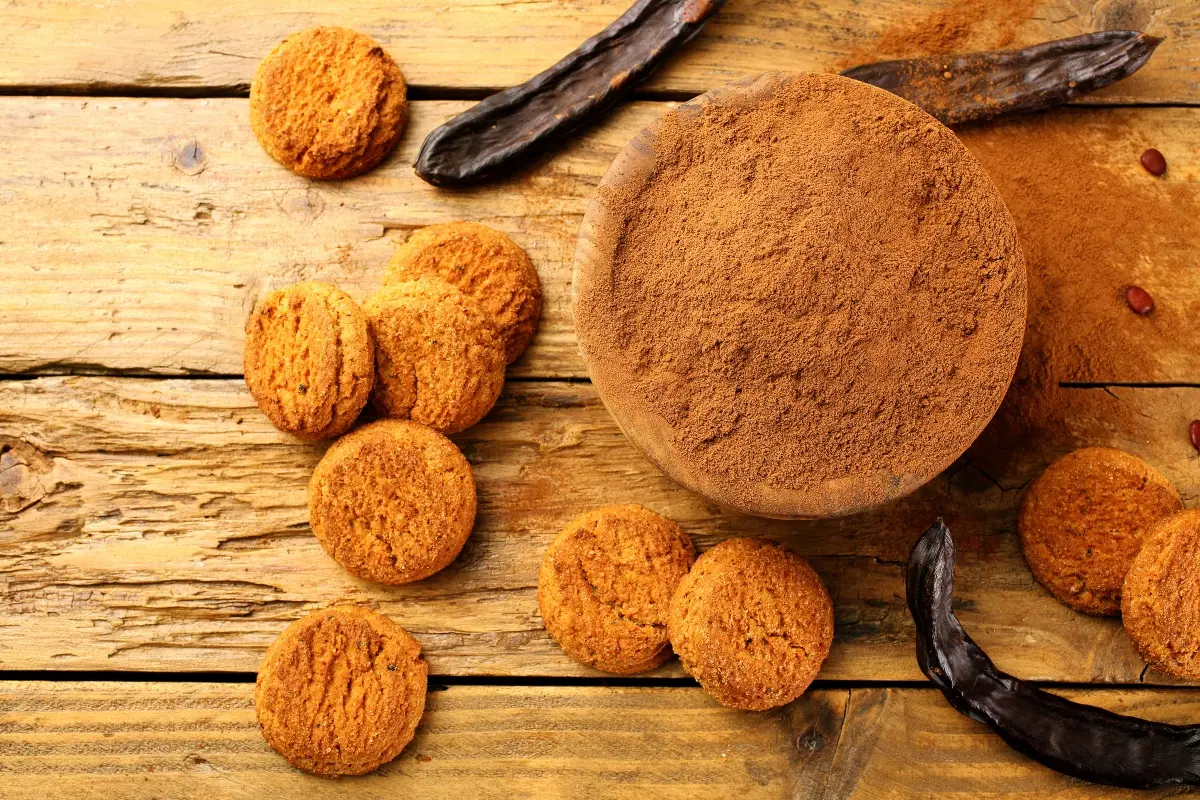 Carruba, sostituto del cioccolato che fa bene alla linea: proprietà, benefici, usi in cucina 13 carruba: usi in cucina
