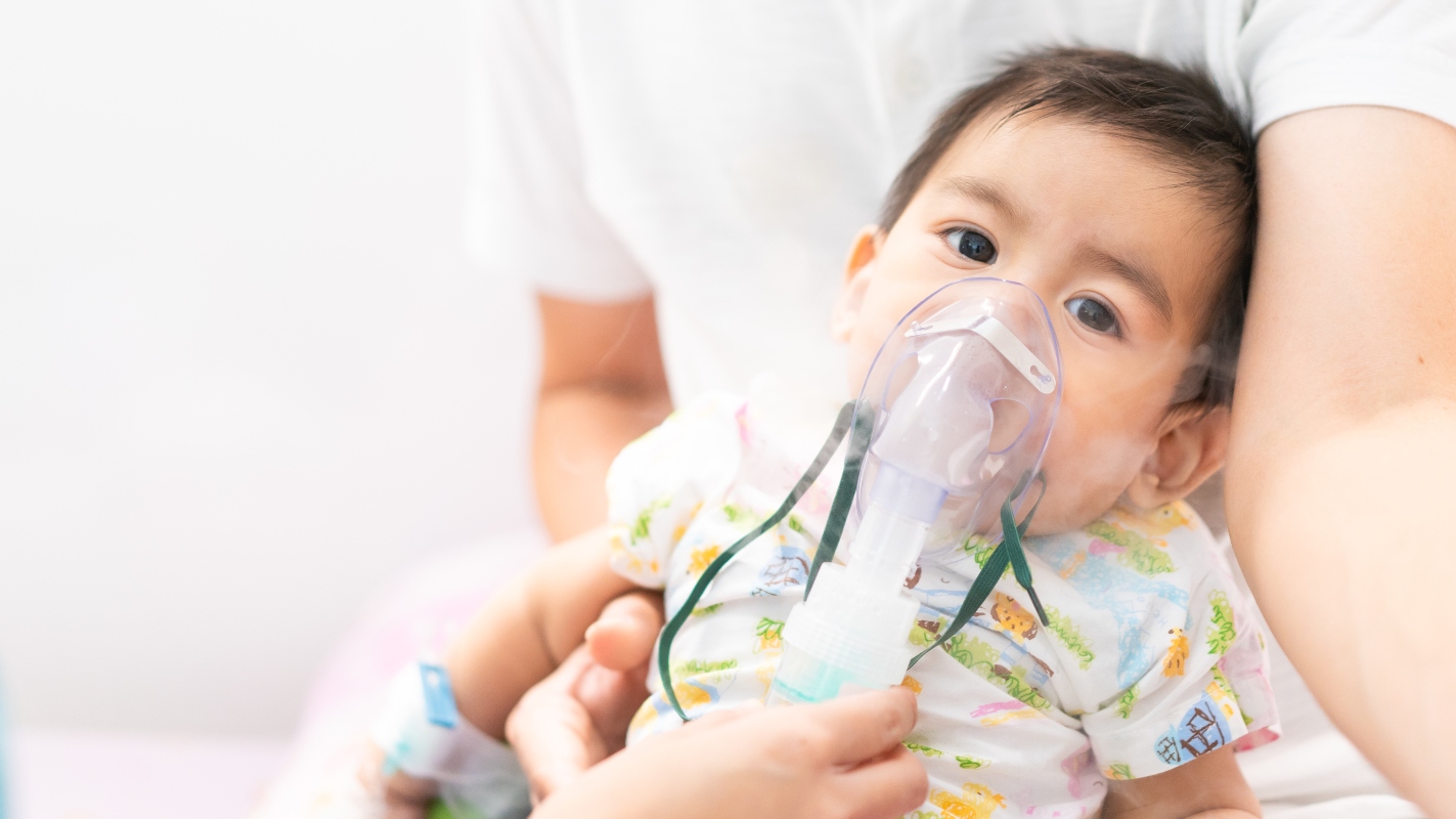 Polmonite: cos'è, sintomi, cause, cura e prevenzione 2 polmonite e bambini
