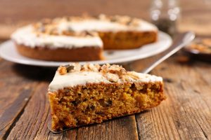 Torta di carote e mandorle, un dolce sano e goloso per la tua colazione