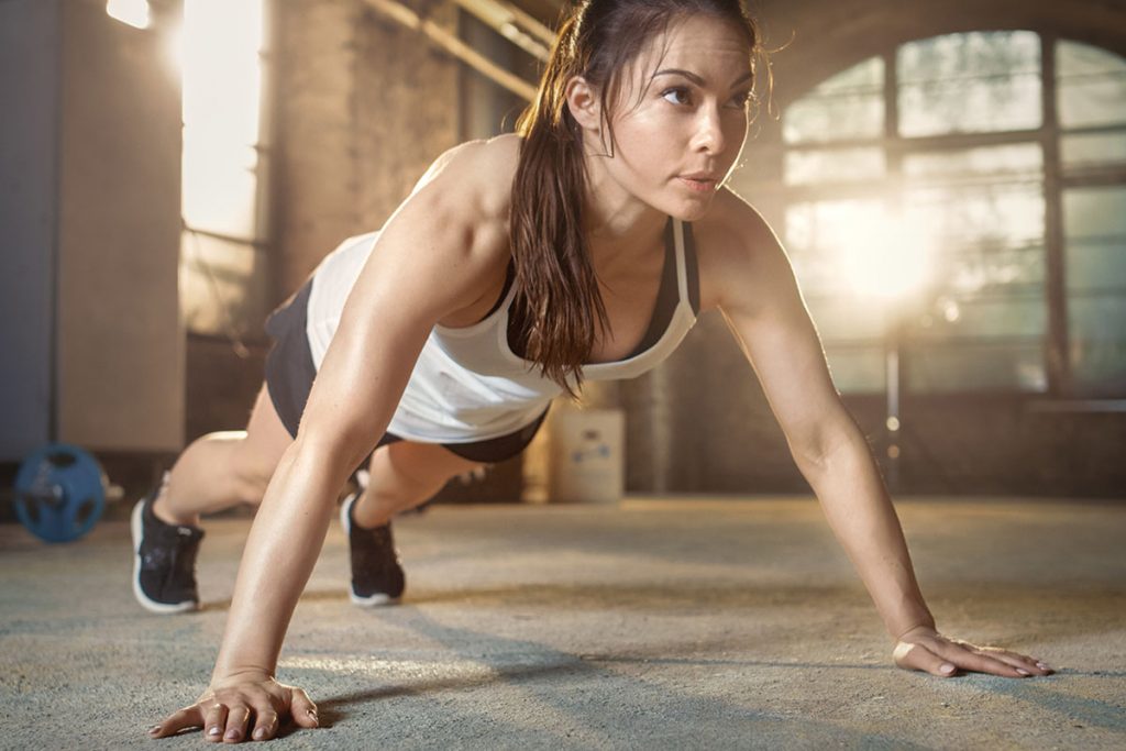 Home fitness: 10 programmi di Melarossa per allenarti a casa 2 workout brucia grassi