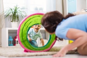 Giocare con i bambini: il migliore antistress in quarantena. I consigli dell&rsquo;esperta
