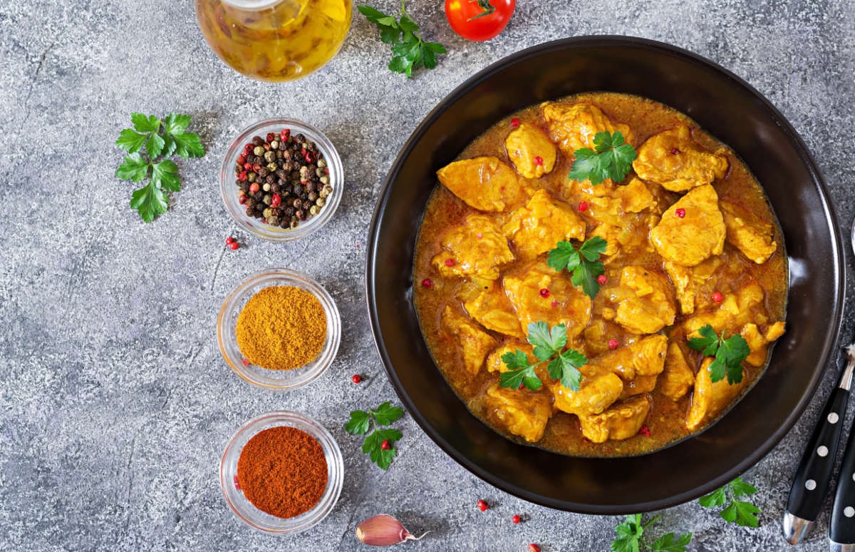 Autunno: 8 alimenti per aumentare le tue difese immunitarie 6 curry: alimenti per potenziare le difese immunitarie