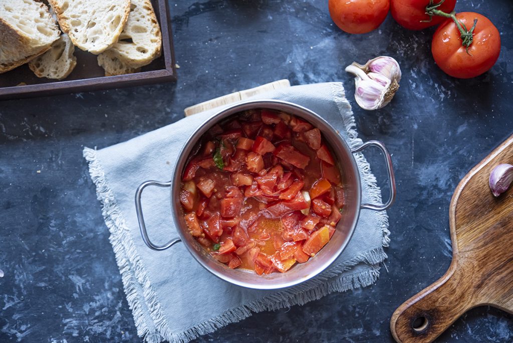Pappa al pomodoro: la ricetta originale toscana 4 pappa al pomodoro olio sale pepe tre