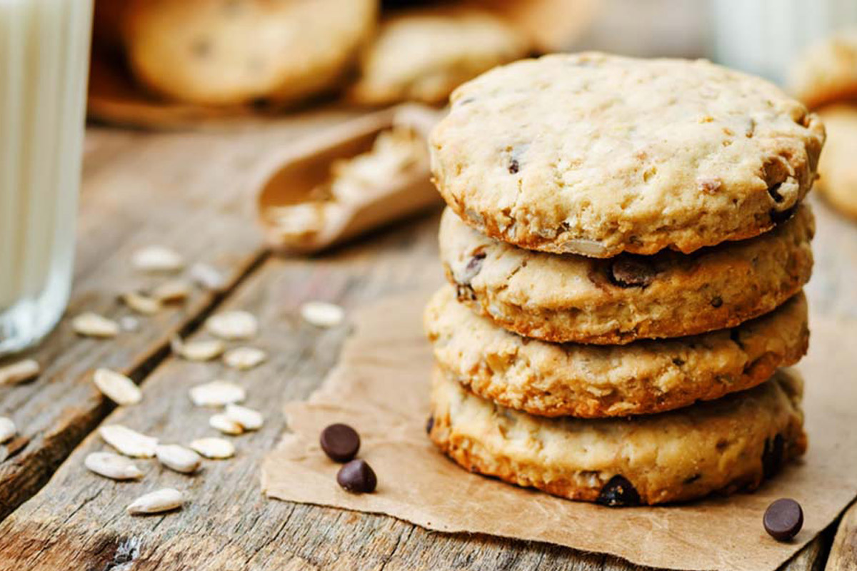 Ricette con cioccolato: idee golose da provare anche a dieta 33 Ricette con cioccolato: cookies di avena con gocce di cioccolato