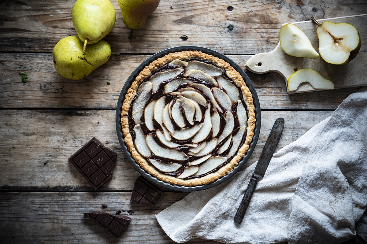 Ricette con cioccolato: idee golose da provare anche a dieta 24 Ricette con cioccolato: crostata di pere e cioccolato