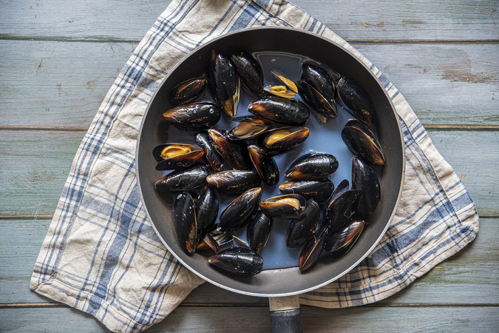 Risotto alla pescatora: un gustoso primo piatto di pesce 7 risotto alla pescatora cozze
