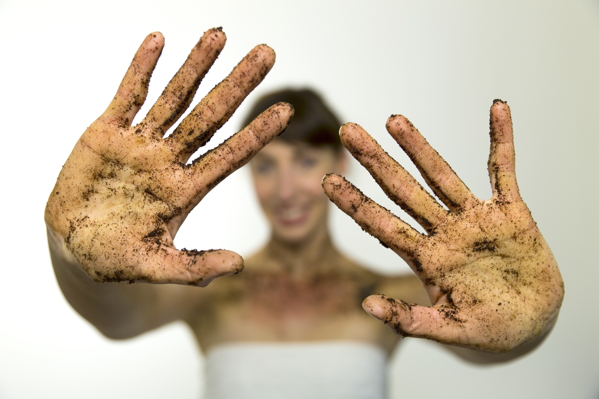 Scrub: cos'è, a cosa serve, come farlo e ricette fai-da-te per il viso e il corpo 10 scrub viso: guida all'acquisto