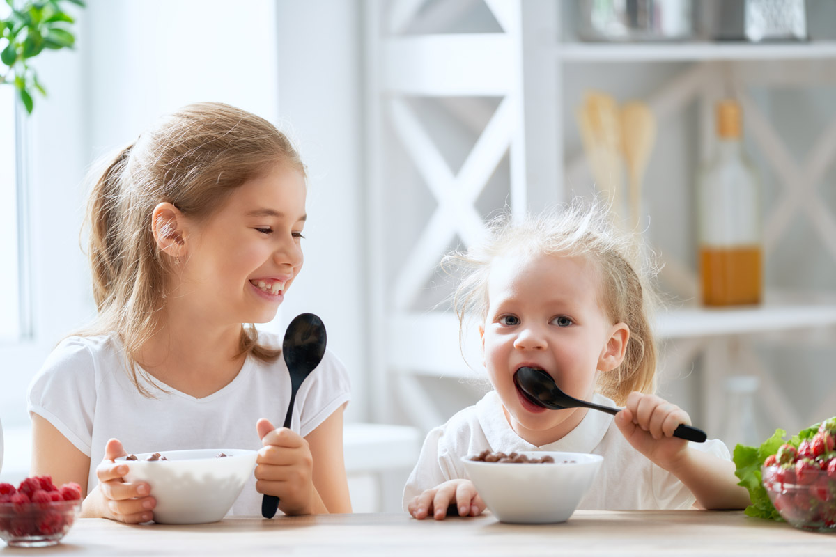 Educazione alimentare dei bambini: principi, benefici e consigli per stimolare i più piccoli a mangiare sano 5 educazione alimentare bambini colazione