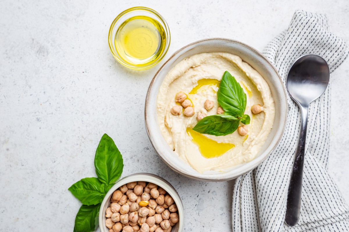 Cibi sotto le 100 calorie: 12 alimenti per variare la tua dieta 4 hummus cibi meno 100 calorie