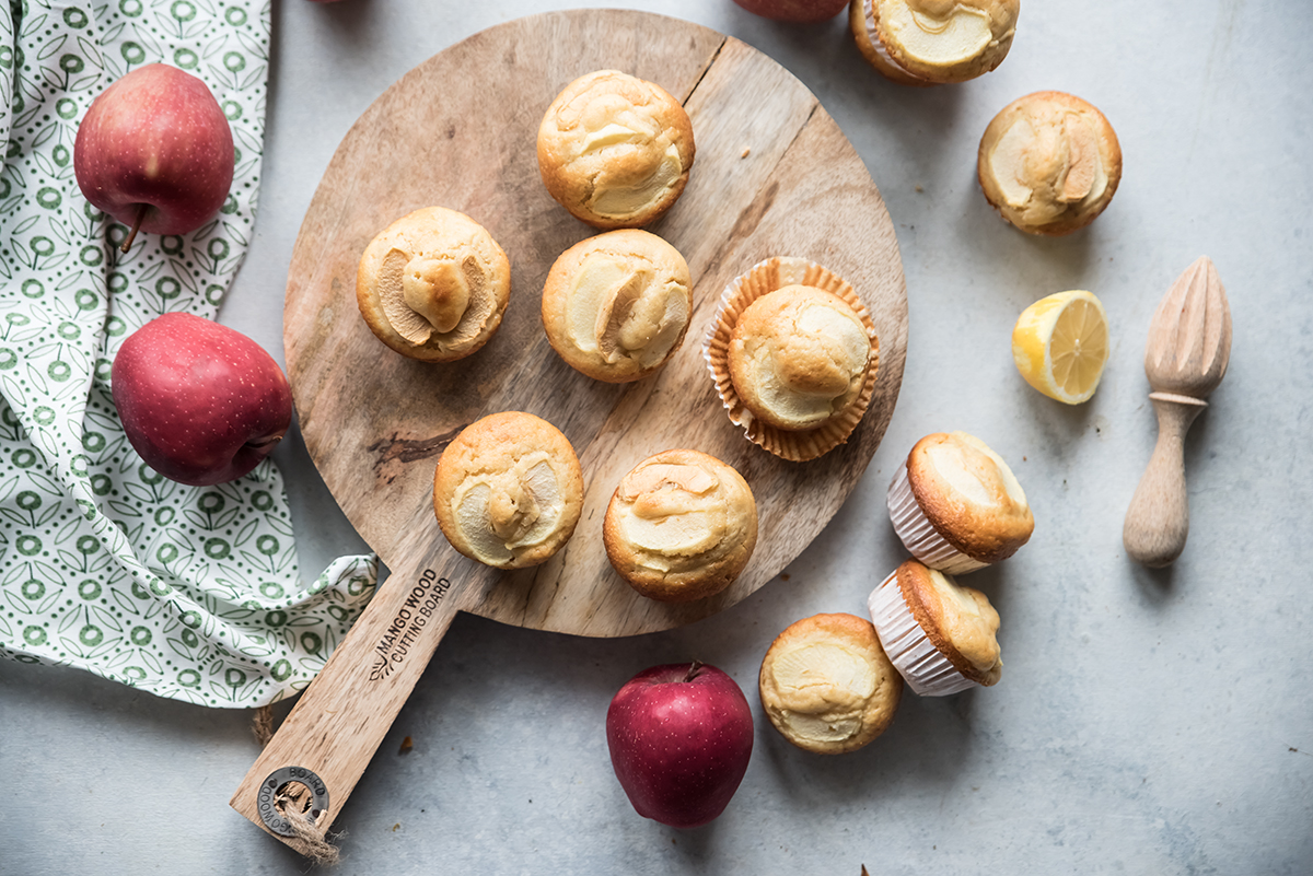 Frutta, non solo come spuntino o a fine pasto: 5 ricette da provare, dall'antipasto al dolce 5 muffin alle mele
