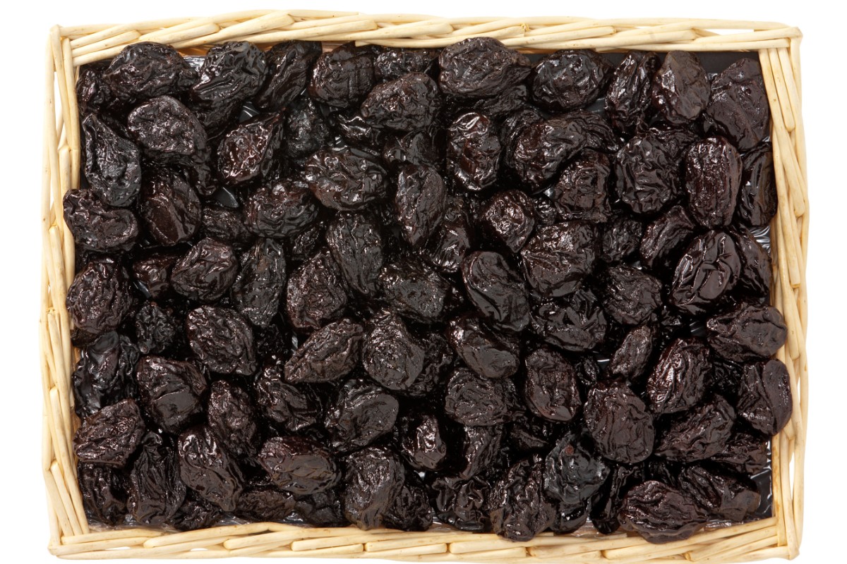Cibi sotto le 100 calorie: 12 alimenti per variare la tua dieta 9 prugne secche cibi meno 100 calorie