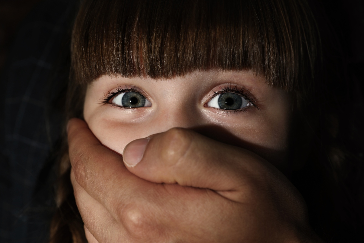 Sindrome di Stoccolma: cos'è, sintomi, cause, diagnosi e storia 4 Sindrome di Stoccolma: storia, casi famosi