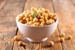 Ricette con ceci: semplici e sane, dall&rsquo;hummus al polpettone