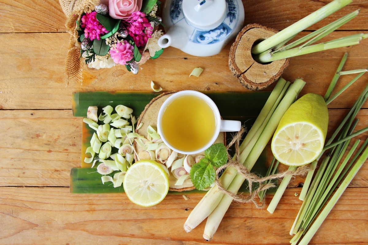 Citronella: cos'è, proprietà terapeutiche, coltivazione della pianta anti zanzare e ricette 17 Lemongrass tea: la ricetta