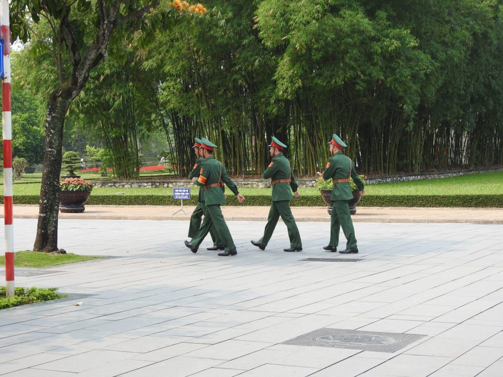 Viaggio in Vietnam: la capitale Hanoi al nord dell'isola 8 hanoi mausoleo di ho chi min 1