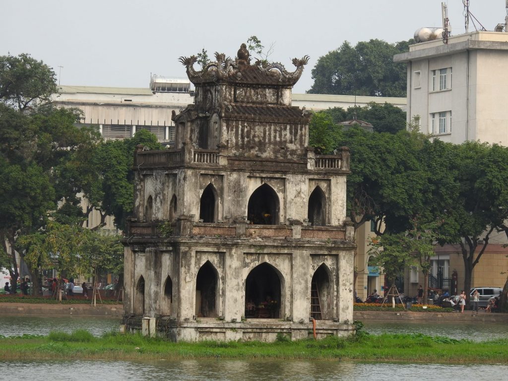 Viaggio in Vietnam: la capitale Hanoi al nord dell'isola 22 hanoi templi sul lago di hoan kiem 3