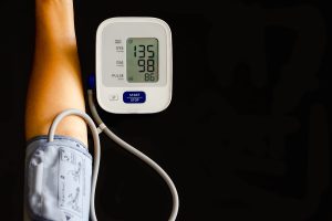 Ipertensione: che cos&rsquo;&egrave;, valori, cause, sintomi e cura