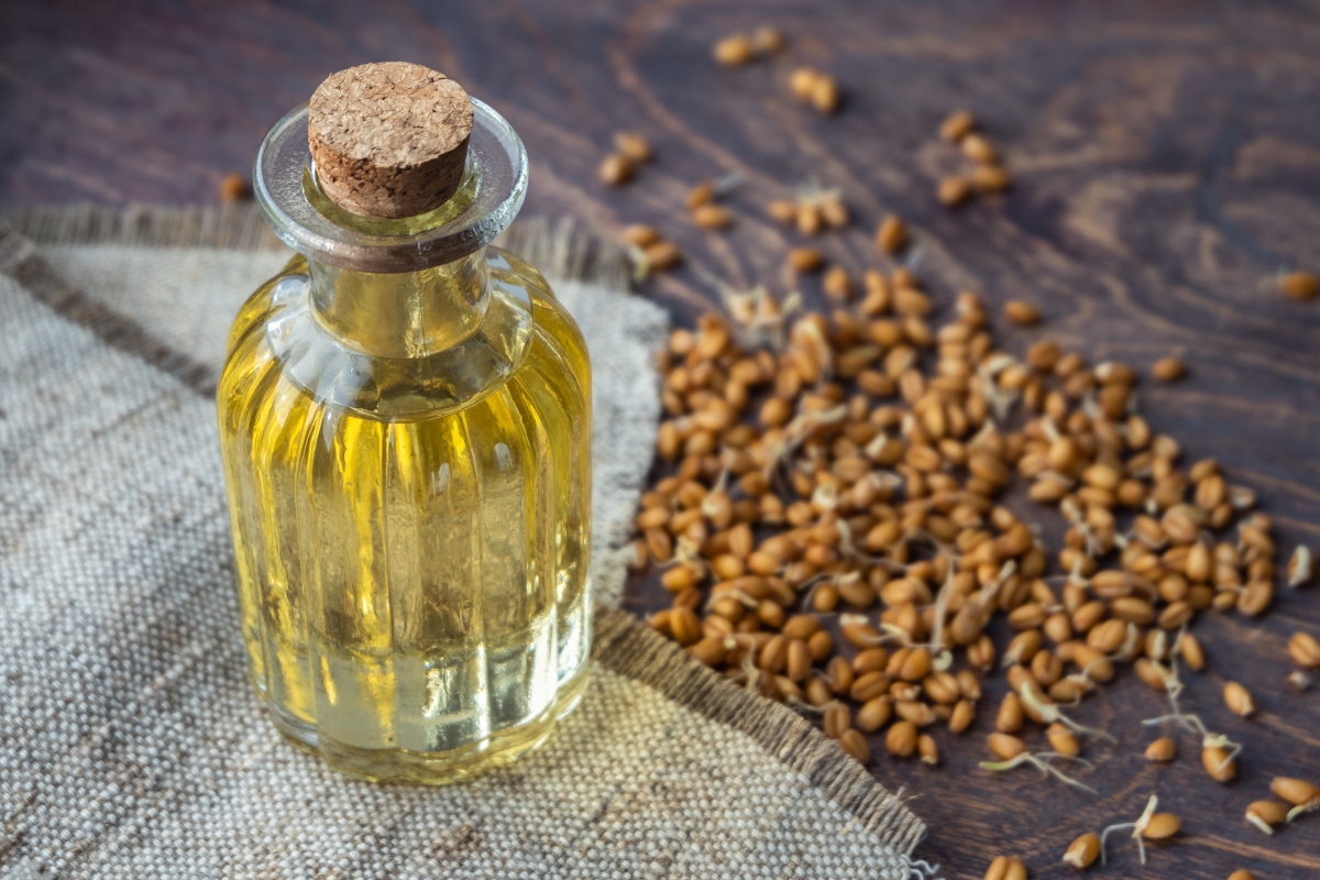 Oli vegetali: benefici, quali usare e come scegliere quelli più adatti alla tua pelle 7 oli vegetali: benefici dell'olio di germe di grano