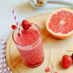 Smoothie di fragole, pompelmo e menta 1 smoothie fragole pompelmo menta